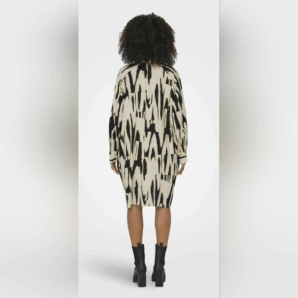 Patterned Black and Cream Dress - Picture 2 of 6